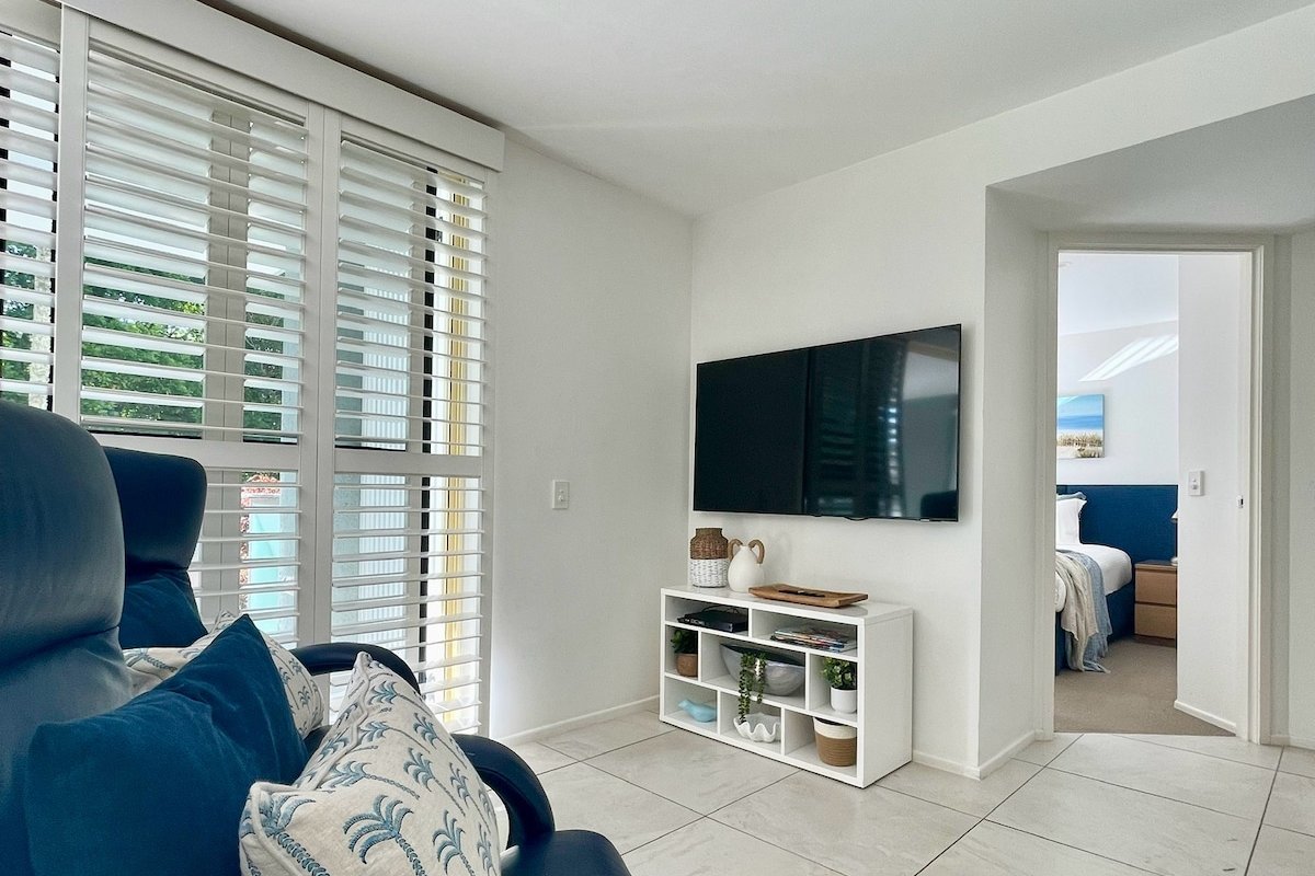 Coastal Luxe on Hastings Street gallery image 5