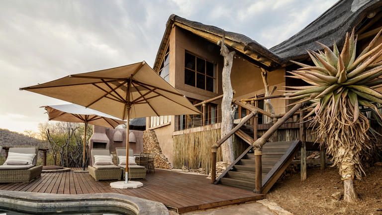 Impodimo Game Lodge Deluxe Suite