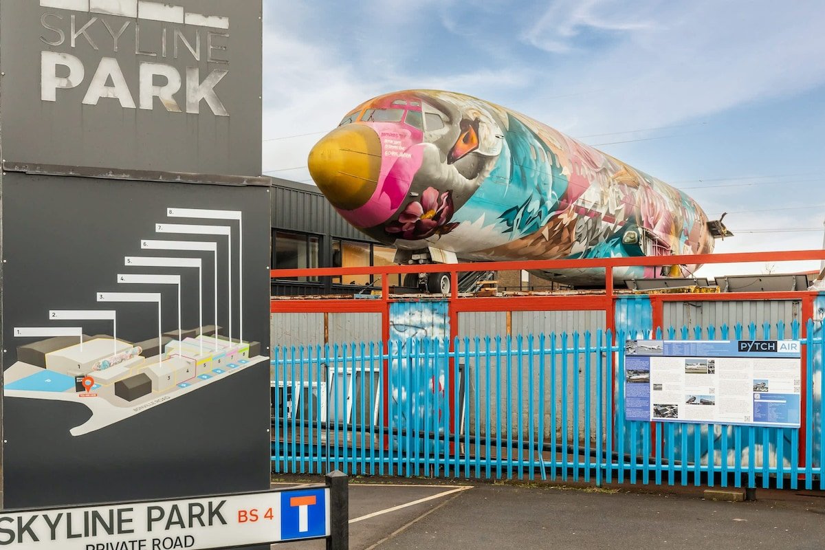 Boeing Airliner Private Jet with hot tub and sauna gallery image 2