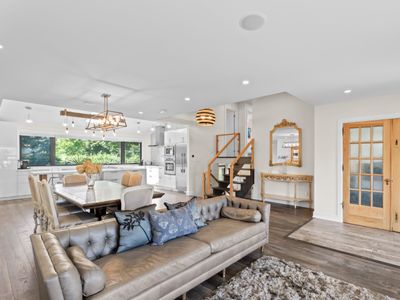 Stylish Exec Retreat | Park Views, Peace & Privacy