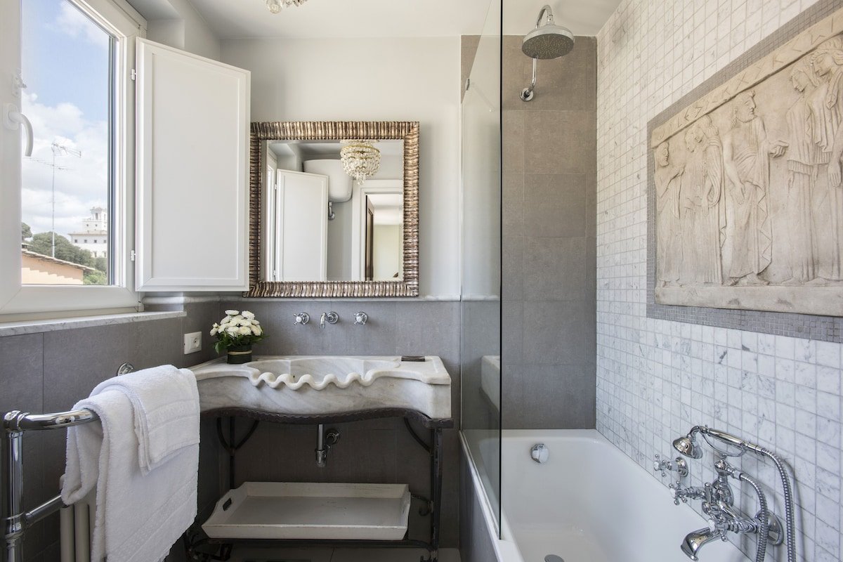 TreasureRome Spanish Steps Terrace 3br gallery image 5