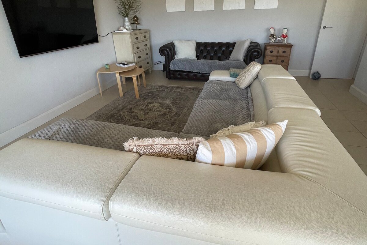 Villa Delfina Waterfront Canal Home gallery image 3