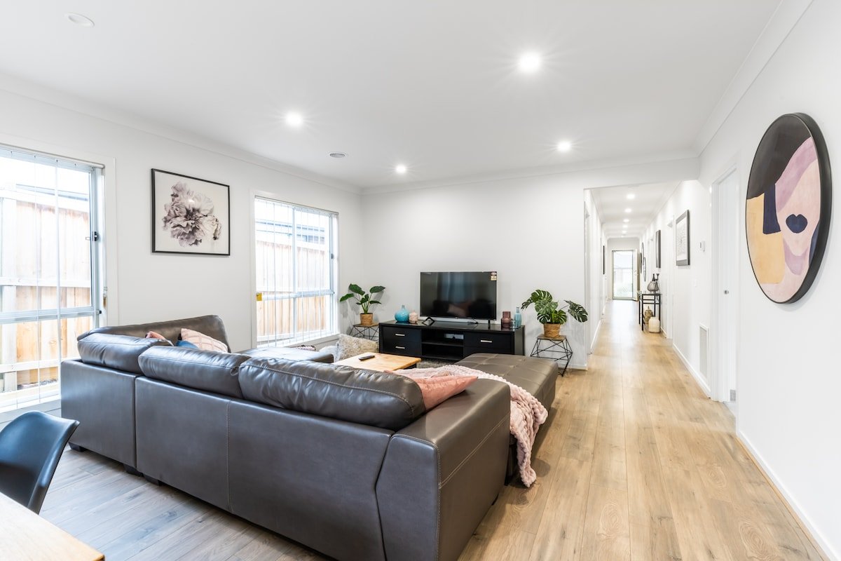 Bayside retreat, relax, enjoy! gallery image 2