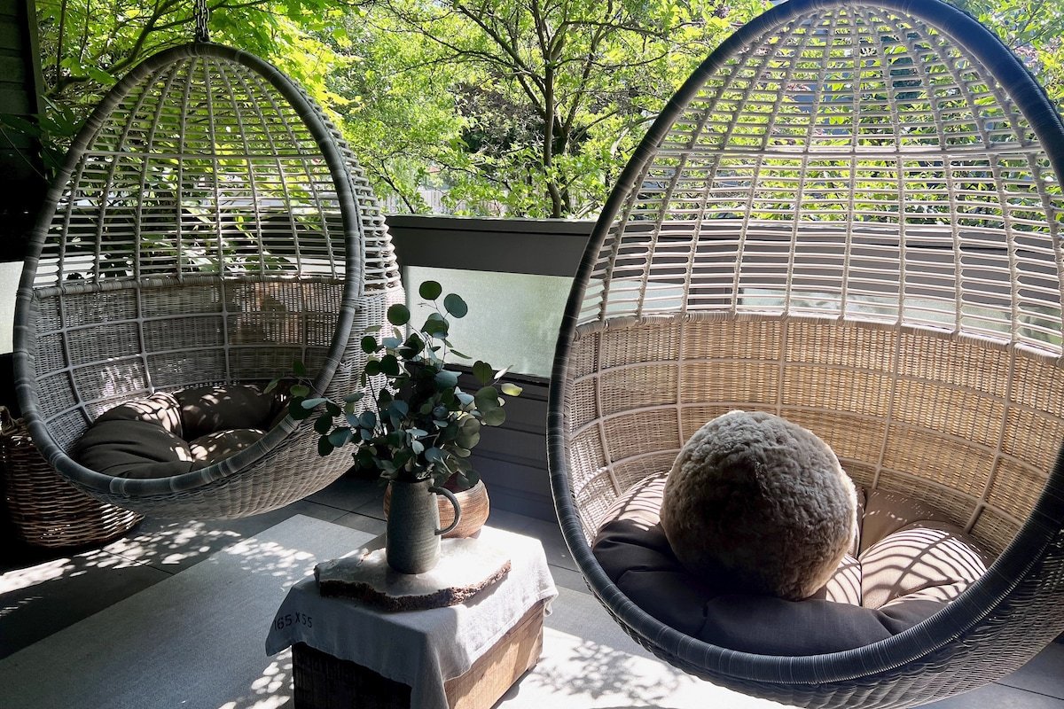 Kits Point Luxury Beach Home/3BDR+SleepingLoft+Den gallery image 5