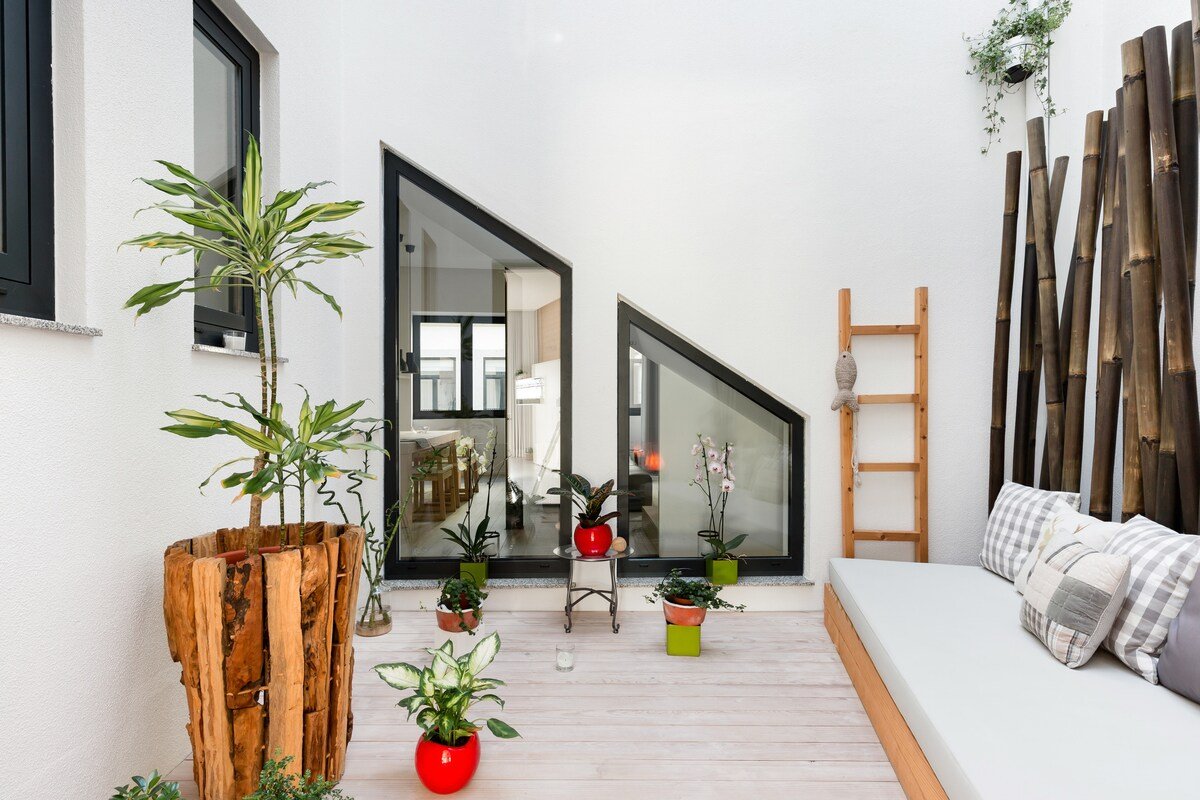 Retreat to a Stylish Concept House in Porto Center gallery image 4