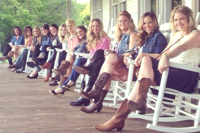 Perfect girl, guys On the water Close to downtown!