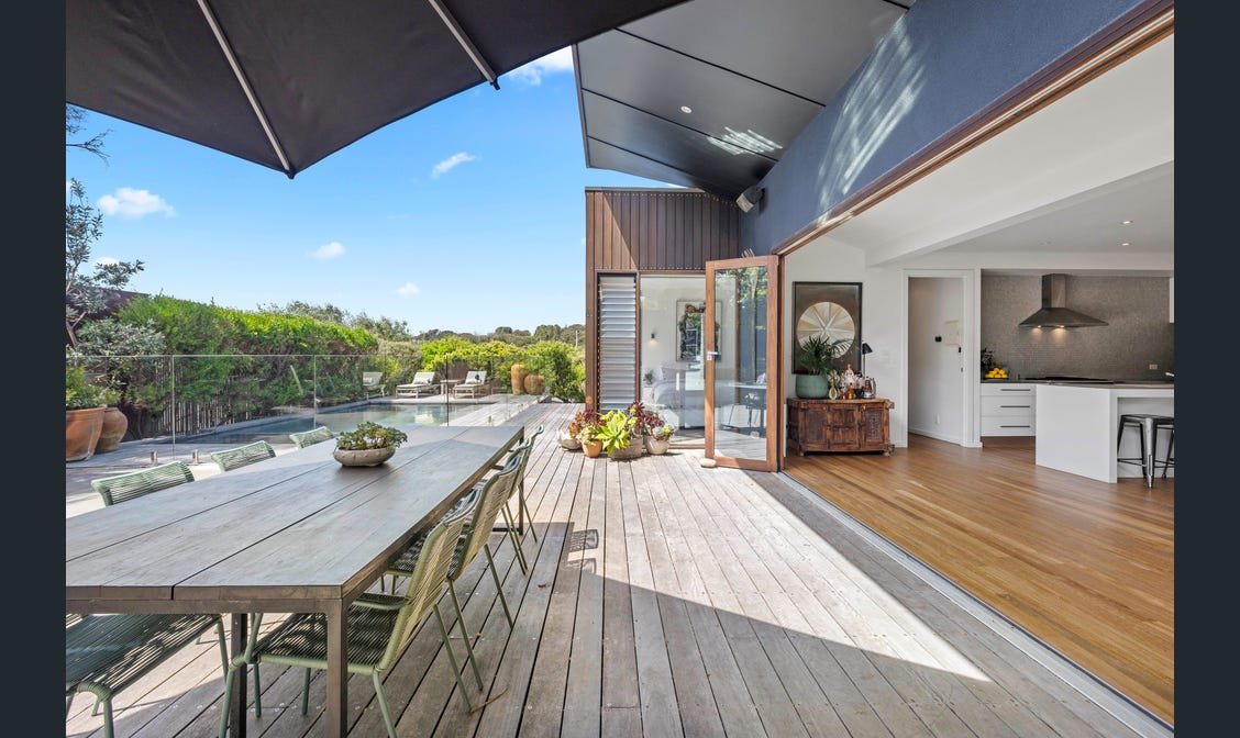 Back beach Luxury with pool/spa gallery image 5