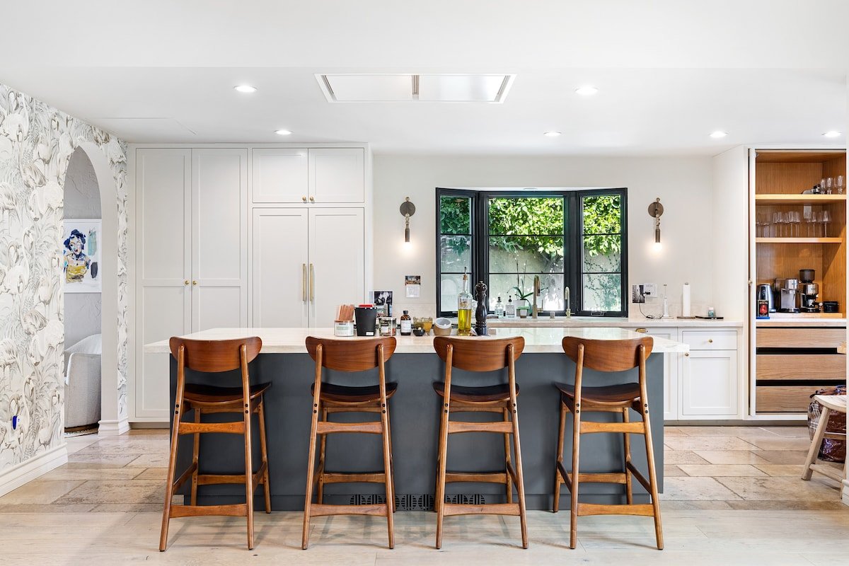 Spanish Bungalow in Trendy Los Feliz For Families gallery image 3