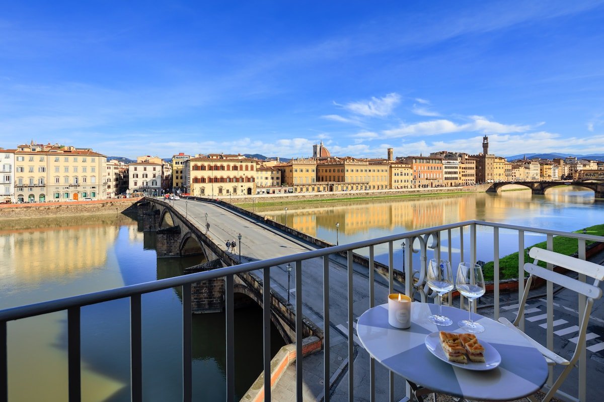 Exclusive Luxury Apartment with stunning view gallery image 3