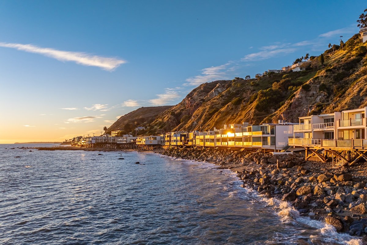 3BR Oceanfront Malibu Retreat gallery image 5