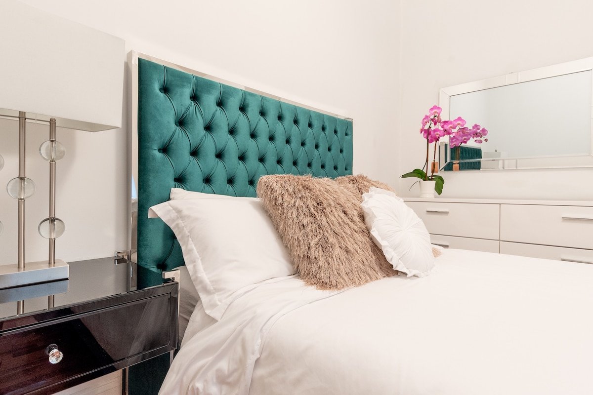 Townhouse Apartment steps away from Central Park gallery image 3