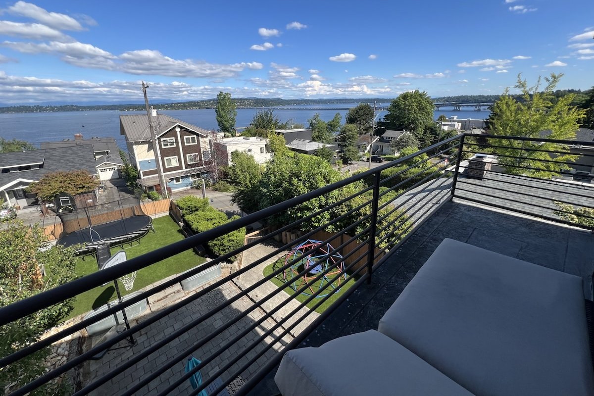 Lake and Rainier views, tons of space and games gallery image 3