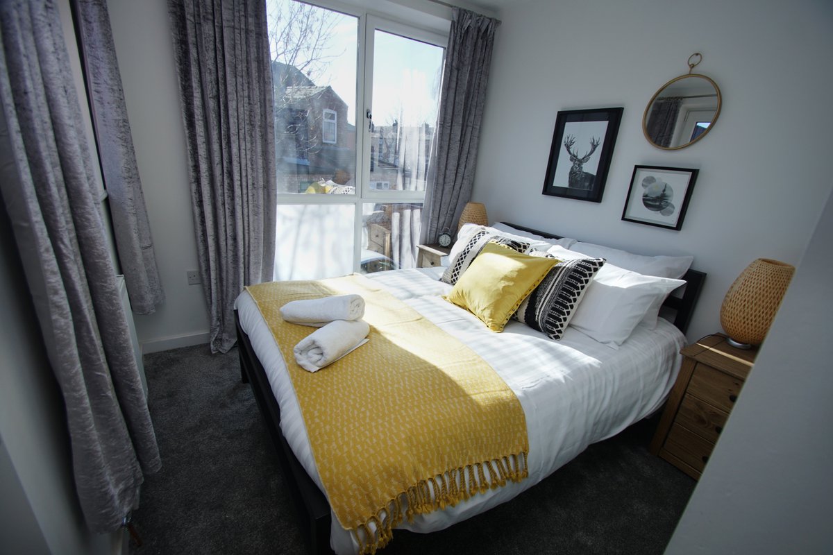 *Lovely, central apt for 6 > FREE on-site parking!