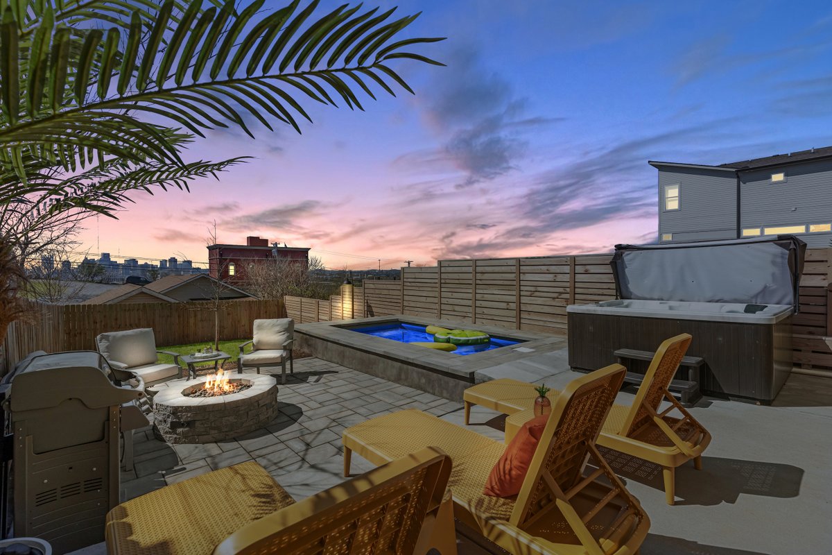 Skyline Stunner | Mins to DT, Hot Tub, Fire Pit!