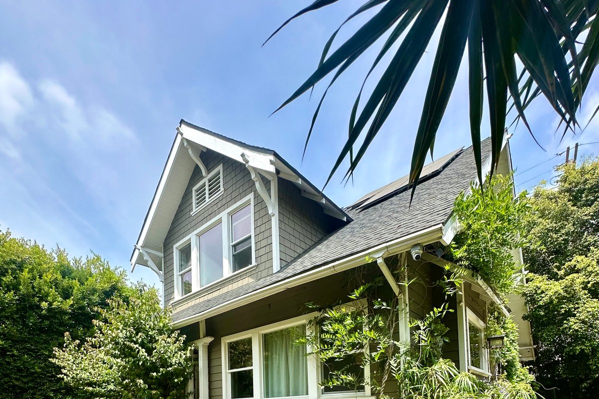 Oasis in Hollywood with parking