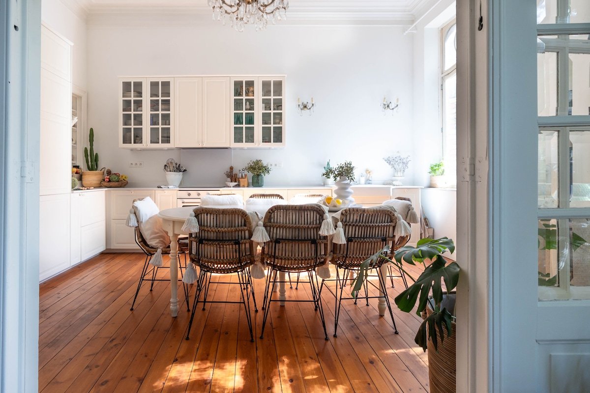 Perfect cocoon in city center gallery image 5