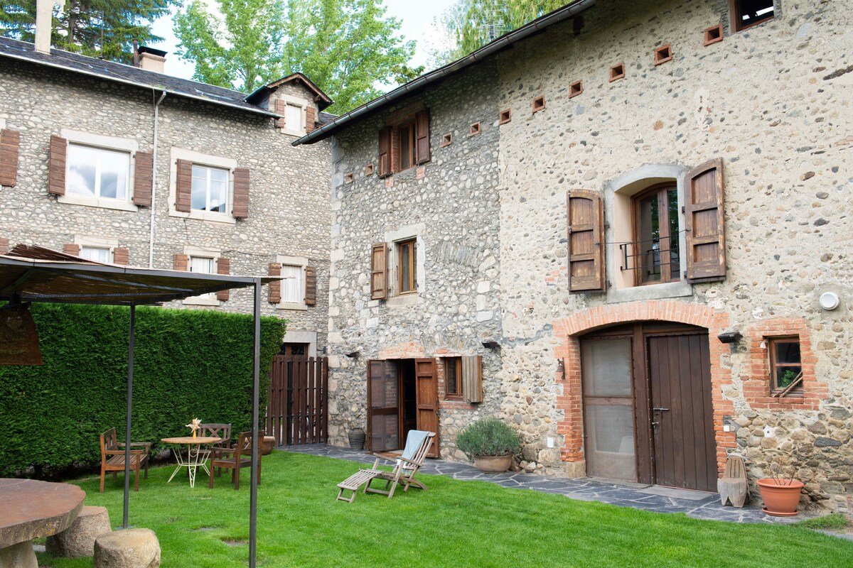 Villa in Mas Sant Marc. Breakfast included. gallery image 4