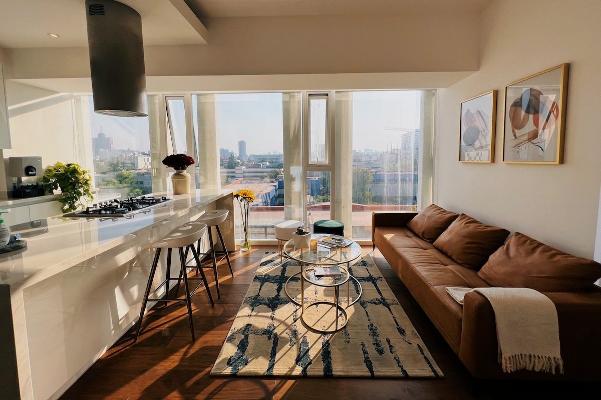 Stunning luxury apt breathtaking 360º city view gallery image 2