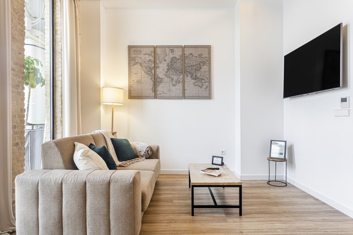 2bd Apt with Terrace. Ruzafa 1a gallery image 4