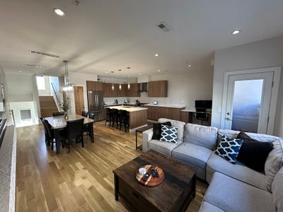 Heart of Tennyson – w/Rooftop Views & $0 cleaning