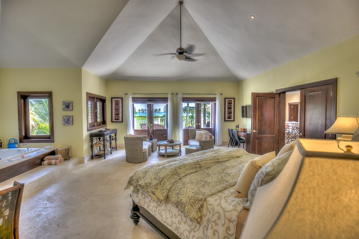 Arrecife 23 – Luxe Escape with Dazzling Golf Views gallery image 3