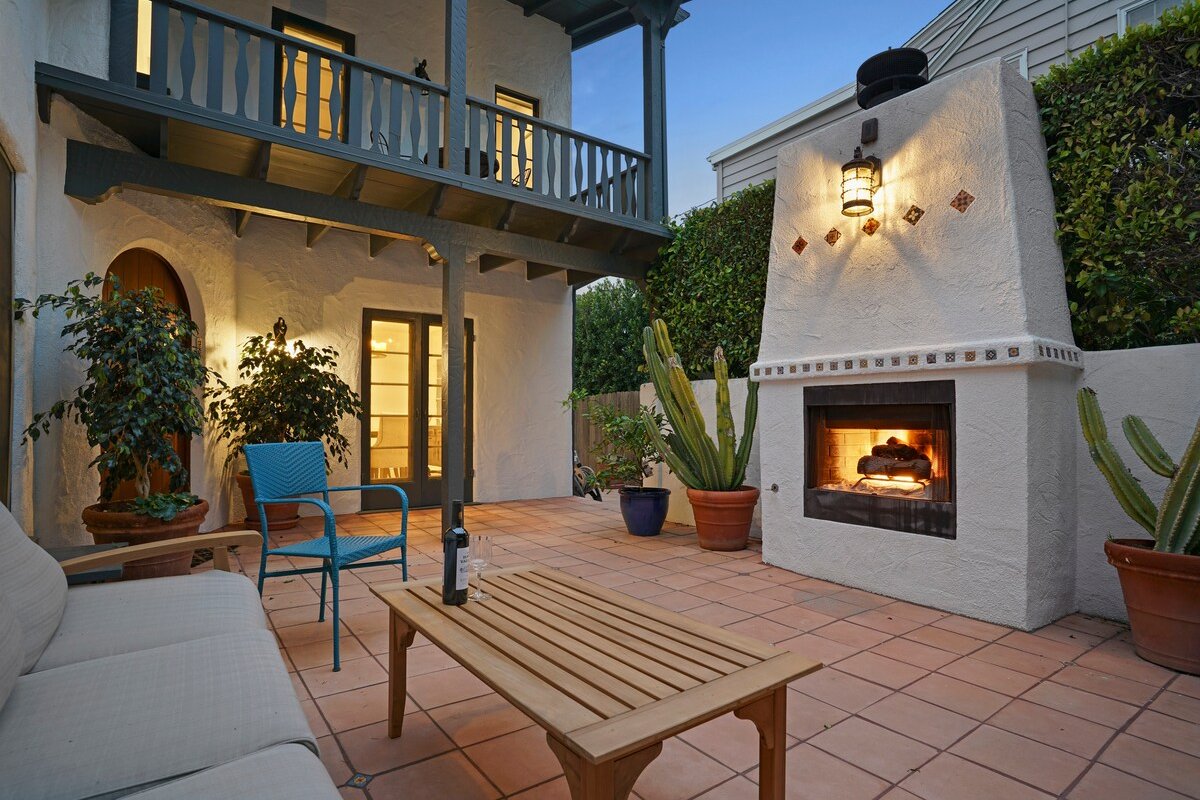 Casa Bonita: Santa Monica Lux, Hot Tub, Backyard gallery image 2
