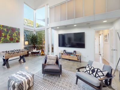 Hip Venice Architectural Loft Home By The Beach