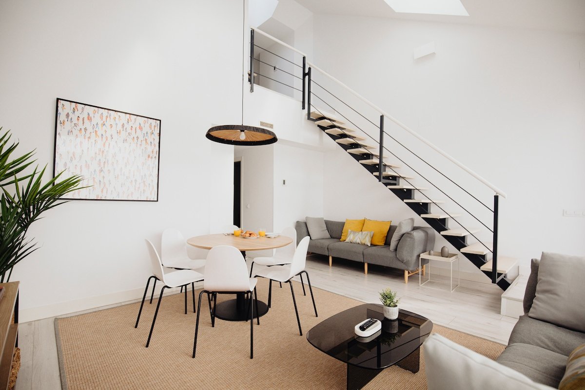 3-bedroom duplex, rooftop terrace, Reina Sofia, AC gallery image 2