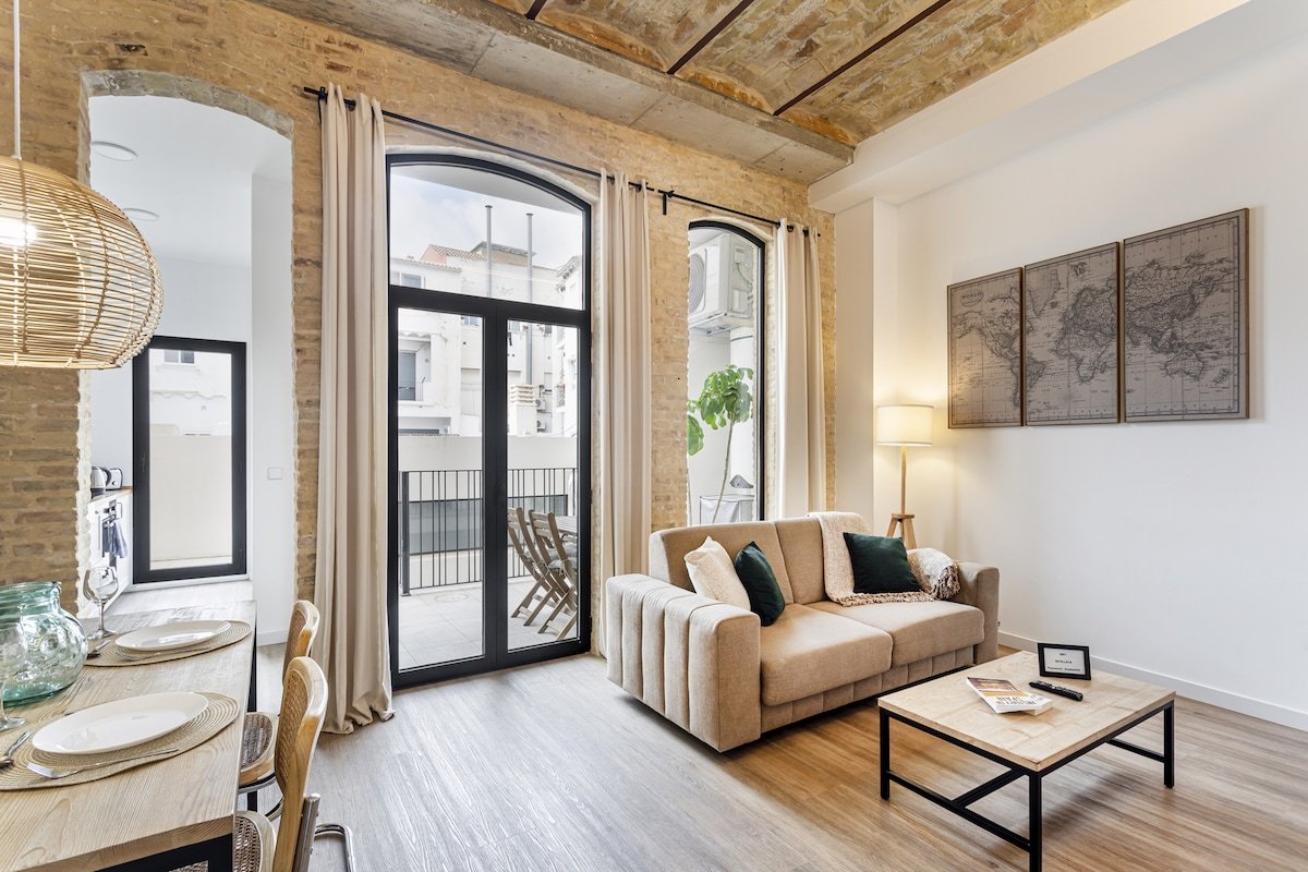 2bd Apt with Terrace. Ruzafa 1a gallery image 3