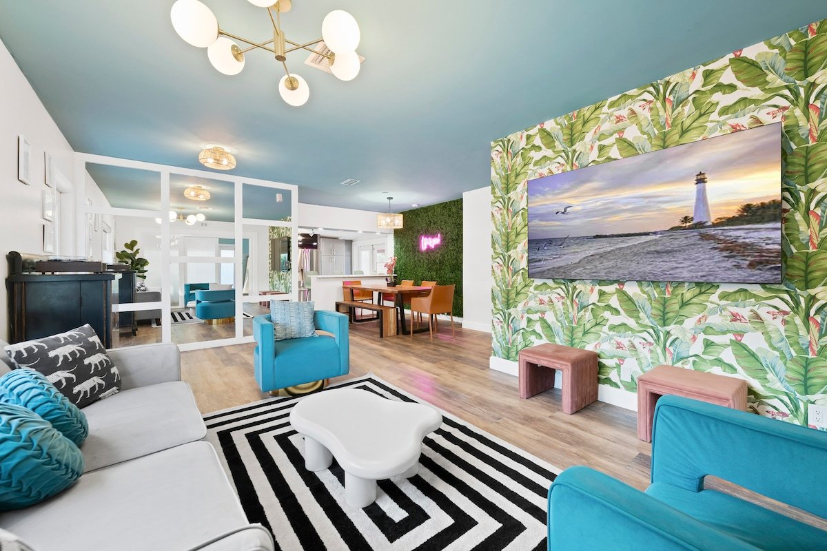 Heated Pool! HotTub-FirePit-PuttngGrn-N64-IceBath! gallery image 2