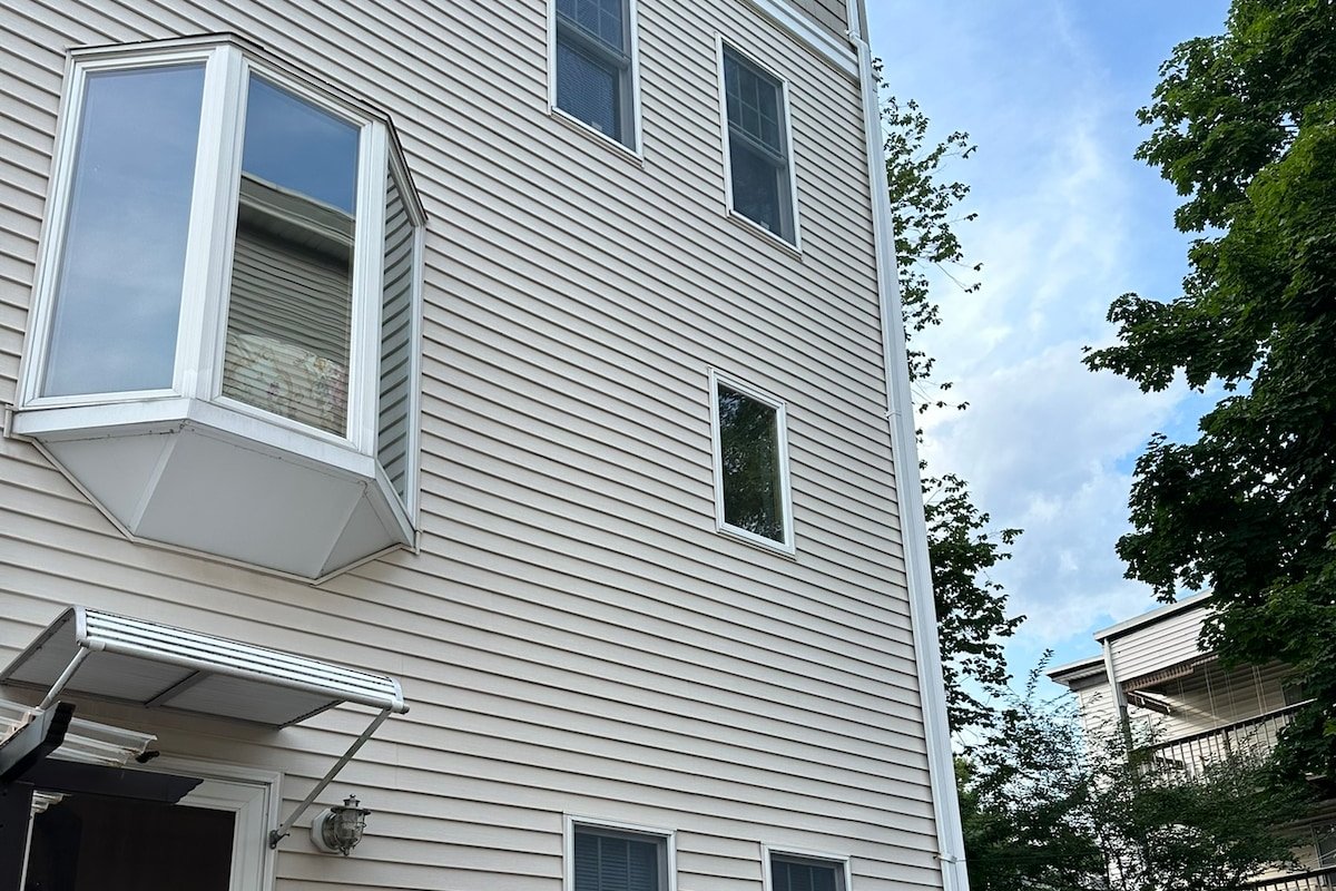 3bed, 2bath house, walk to Harvard/MIT+parking gallery image 4