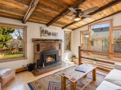 Historic 4 Bdrm w/ Hot Tub- Between MSU & Main St.