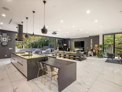 NEW Modern Oasis off Melrose – Rooftop – Pool