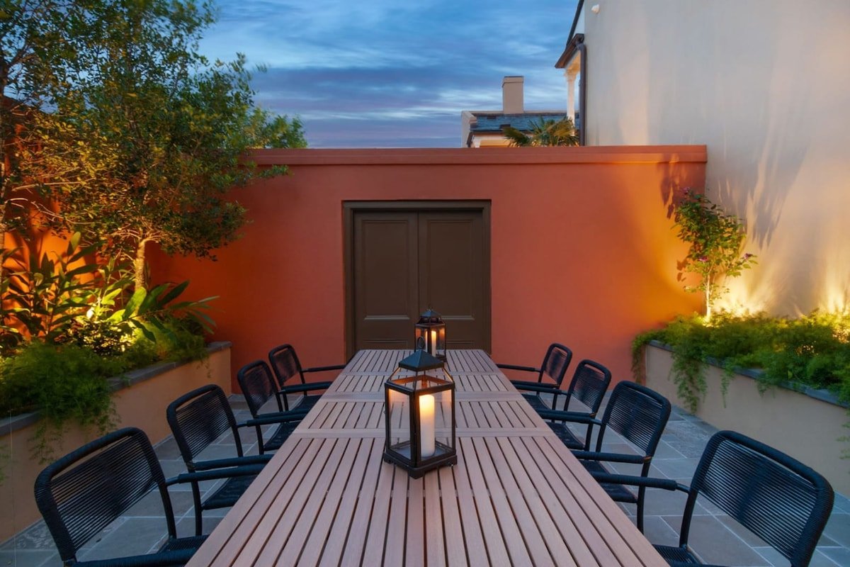 Luxury CBD Home | Downtown gallery image 4