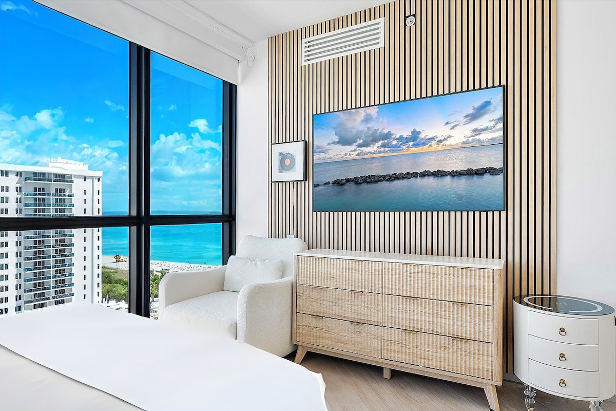 Premier 2-Bedroom Oceanfront Residence at The W gallery image 4
