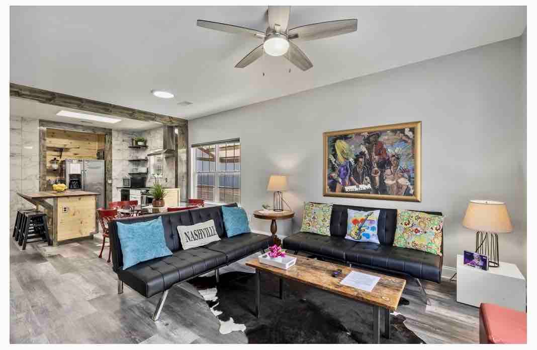 A Downtown Great GetAway! gallery image 2