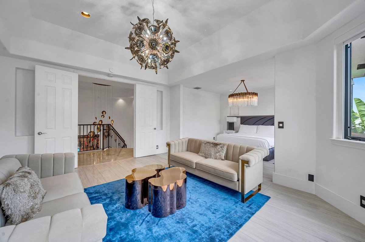 Las Olas Isles | Waterfront Villla | Isle Key gallery image 5