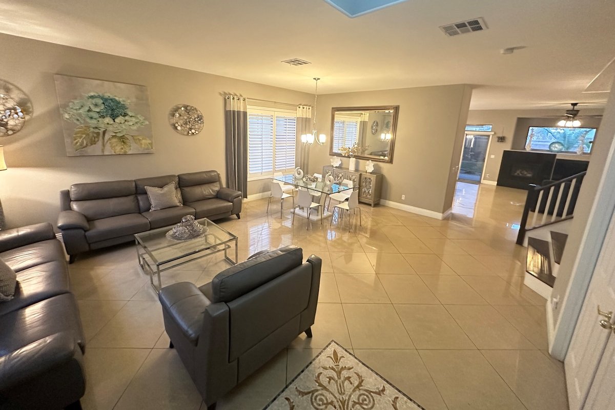 Your Home Away From Home ! gallery image 3