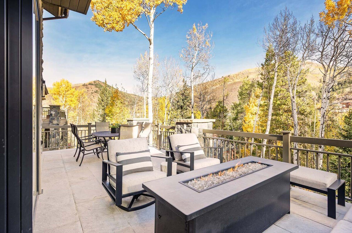 La Forêt | Modern Mountain Retreat w/ Hot Tub gallery image 2