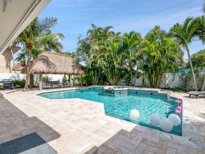 Sunny Retreat | Hot tub/heated pool | 5 min to bch