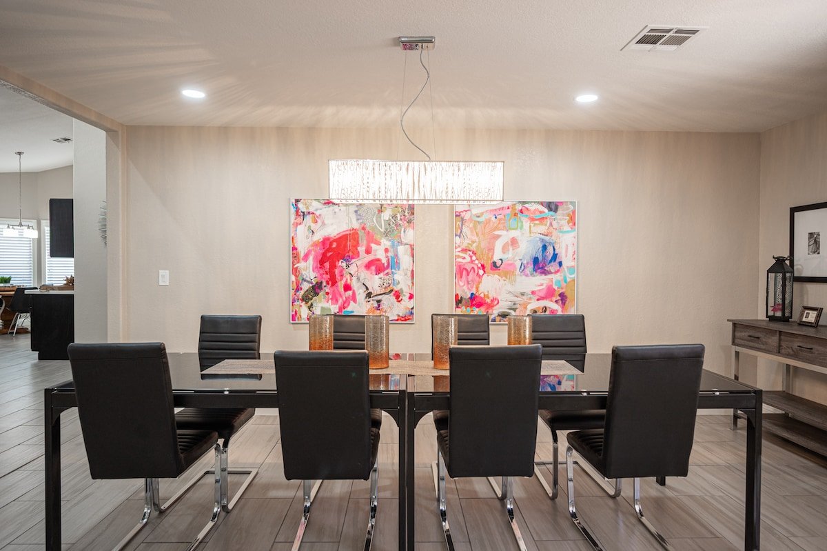 25% Off Special – Luxury Home Near Strip gallery image 5