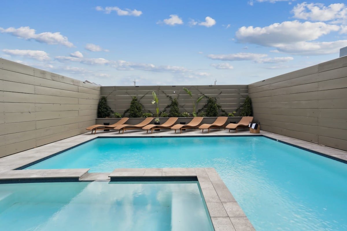 Radiant New Construction | Heated Pool & Hot Tub gallery image 2