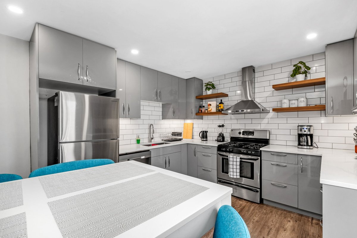 Duplex | 2 Kitchens, 10m to DT, Free Parking, BBQ