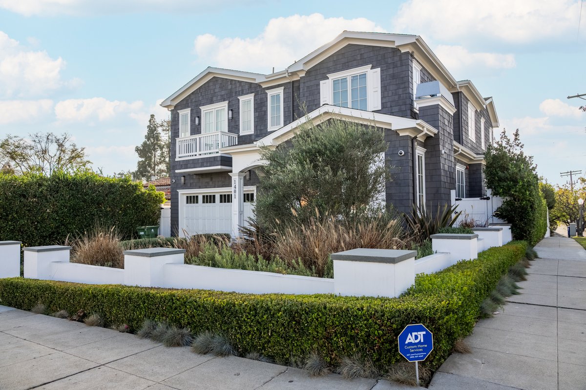 Hamptons Estate: Lux 5BR Villa – Pool & Fire Pit