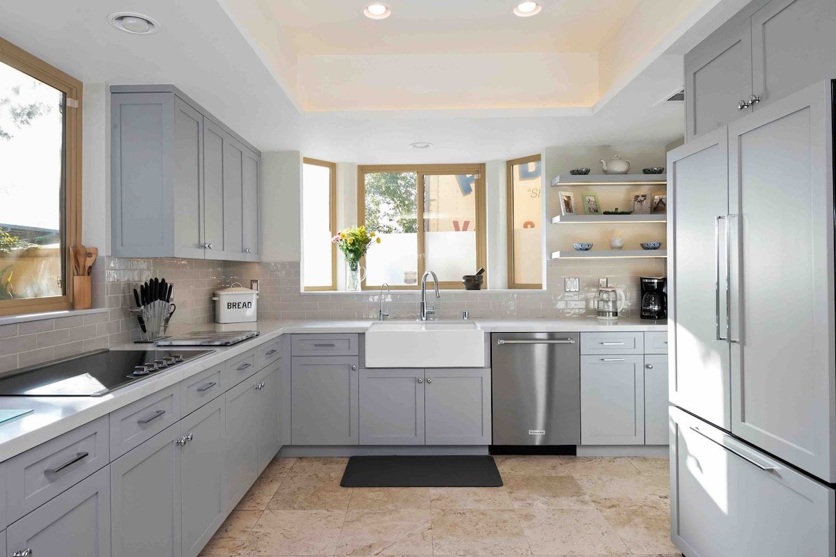 Gorgeous 4-bedroom villa close to beach gallery image 3