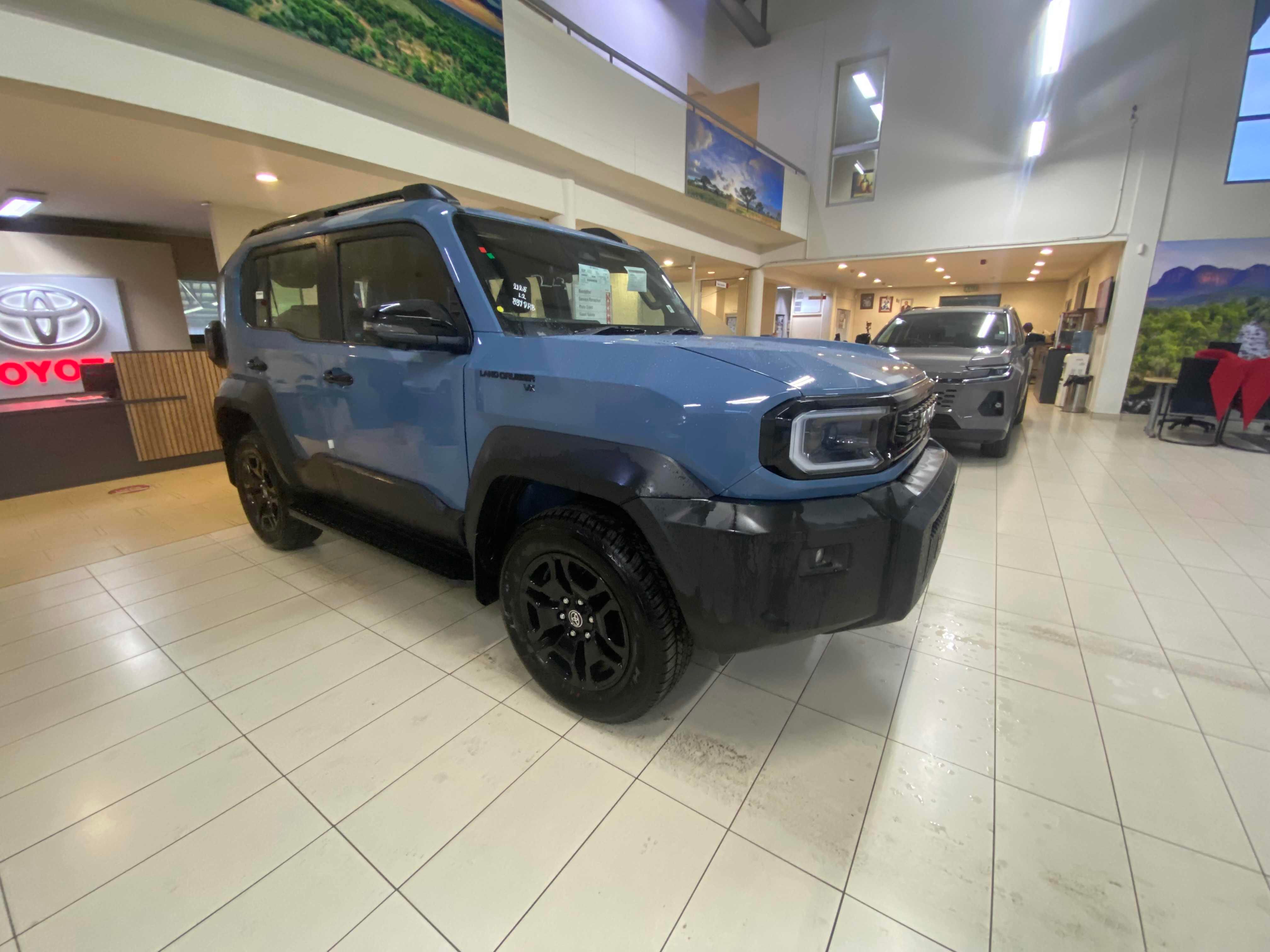 TOYOTA L CRUISER FJ 2.7 VX A T for Sale in South Africa