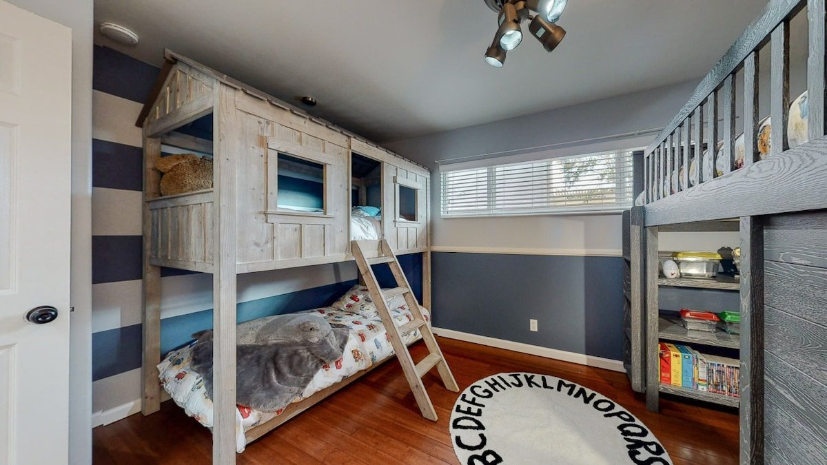 Family House with Toys and Playground for Kids! gallery image 2