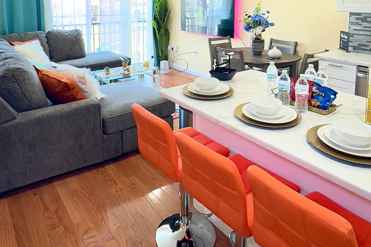 Home Away From Home | 15 min to EWR | Has it all gallery image 4