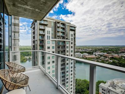 Sunset-View 2BR Riverfront Natiivo Austin 27th-fl