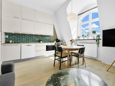 2BR City Center Apt: Opera + Munch + Royal Views